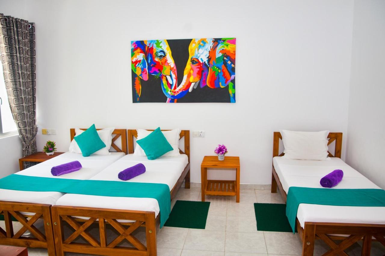 Di Sicuro Tourist Inn هيكادوفا المظهر الخارجي الصورة